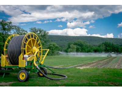 抗靜電和耐化學(xué)性軟管在農(nóng)業(yè)和農(nóng)用機械中的重要性